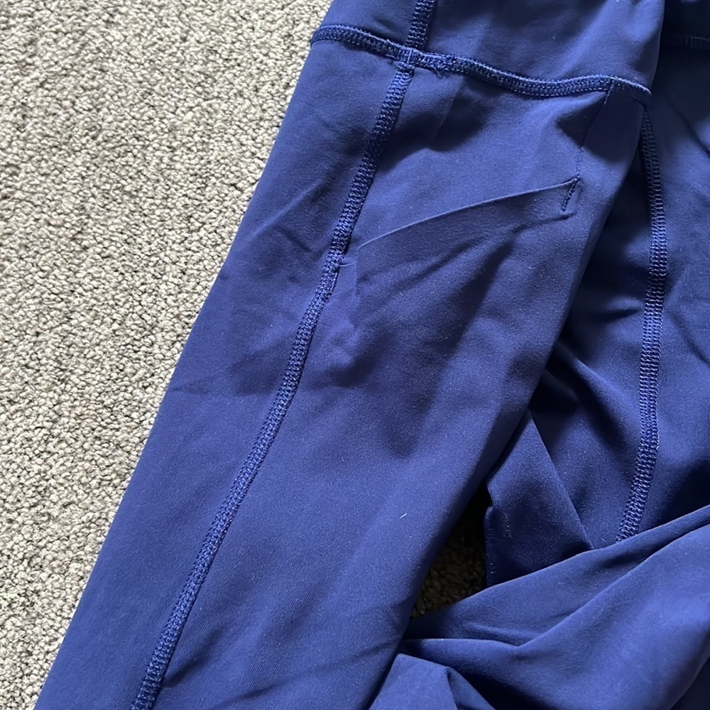 LULULEMON Womens Navy Blue Pace Rival Crop 22 work out legging - Size 4 - Picture 7 of 8
